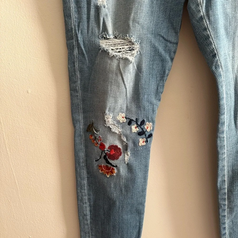 Abercrombie & Fitch Light Blue Embroidered Skinny Jeans